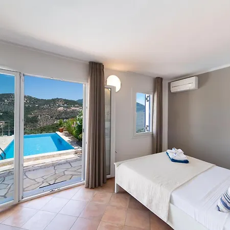 Villas Amantea- Four Villas With Big Pool And Infinity Pool