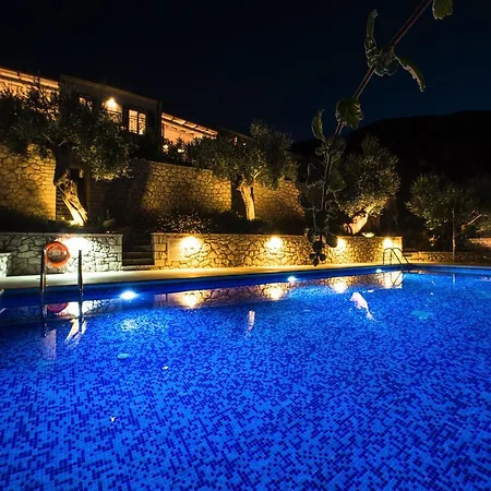 Villas Amantea- Four Villas With Big Pool And Infinity Pool