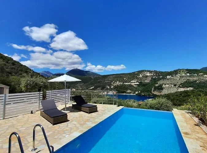 Amantea- Four With Big Pool And Infinity Pool *